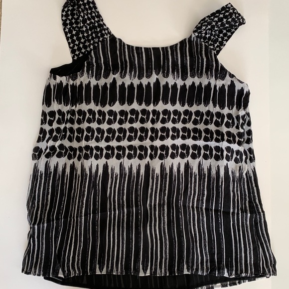 Kenneth Cole Black and White Sleeveless Blouse - Picture 4 of 4